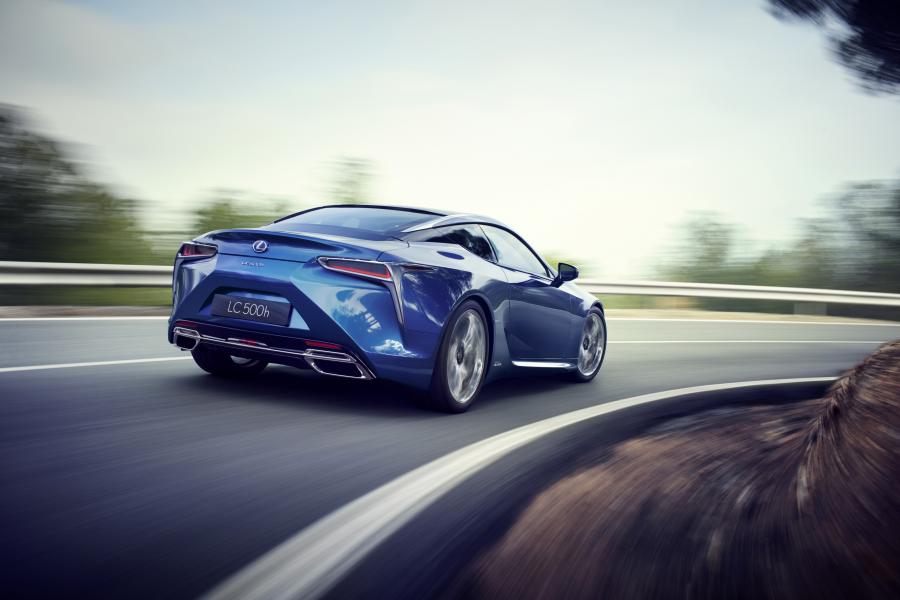  Lexus LC500h 2017 года  (WW) (фото 10 из 40)